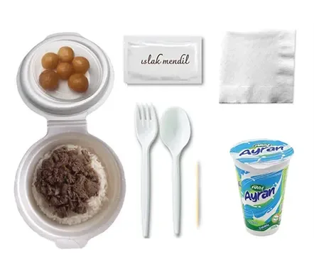 Etli pilav seti: kapta pilav üstü et, lokma, ayran, çatal kaşık ve ıslak mendil